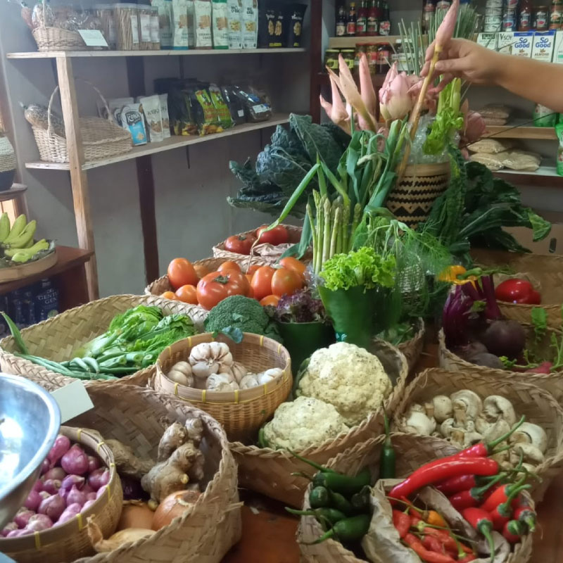 food-delivery-service-villa-nusa-lembongan Traditional fishing boat nusa lembongan
